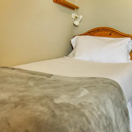 Holiday home 5 Bed In Sz291 *